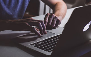 爱游戏在线登录入口-“花式运球：联盟高手的炫酷过人秀”，花式运球过人教学视频